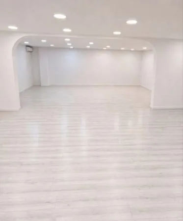 Boutique 80m2 loyer 750 ht