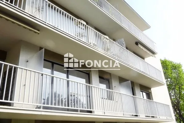 Studio 1 pièce 27 m²
