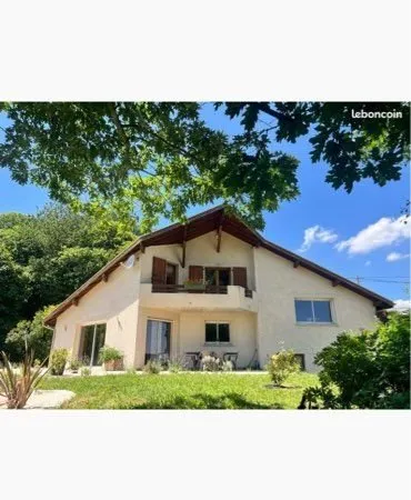 Superbe maison au calme sur les hauteurs de Paladru