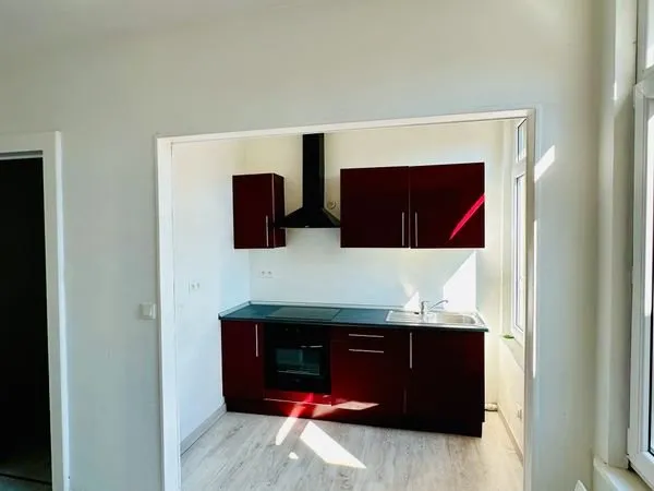 A louer: Appartement lumineux 85m² - 5 pièces + garage & grenier