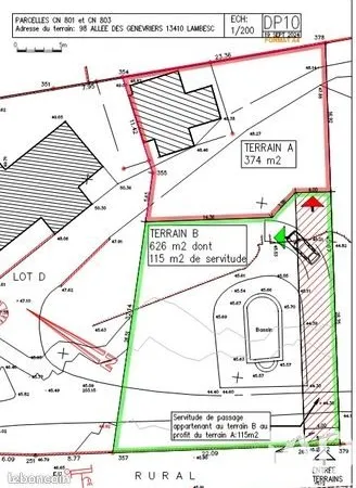 Terrain 374 m²