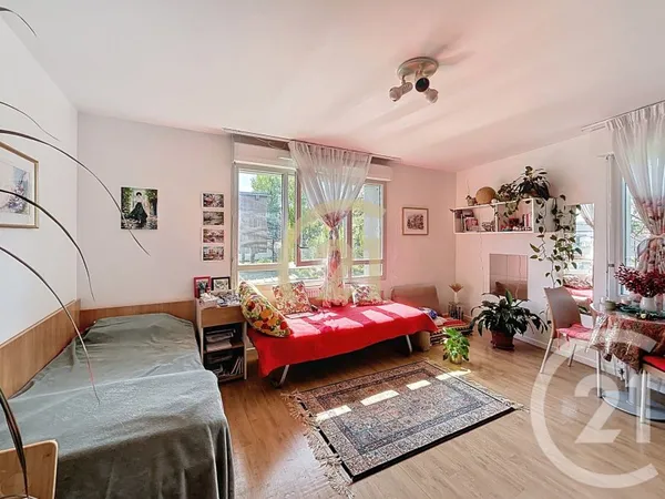 Studio 1 pièce 29 m²