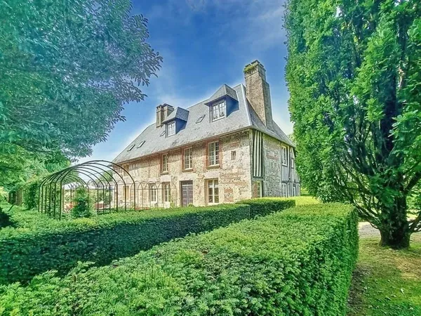 Demeure 8 pièces 300 m²