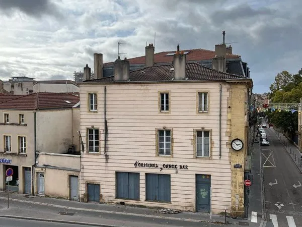 Local commercial à louer - angle - forte visibilité