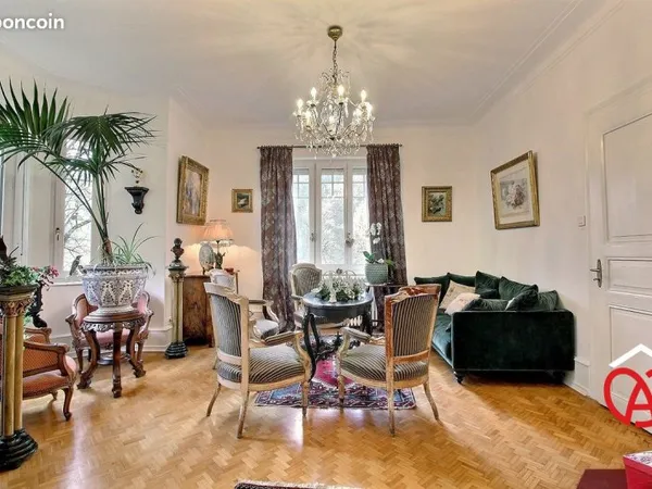 Propriété 6 pièces 143 m²