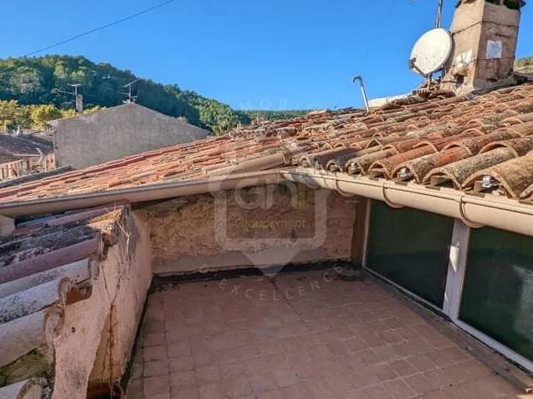À VENDRE MAISON DE VILLAGE T3 57M² AVEC TERRASSE ET CAVE À GO