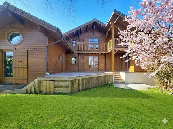 Maison 7 pièces 154 m²