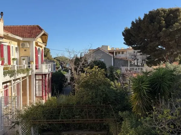 Rare ! Charmante Maison à terminer sur BANDOL