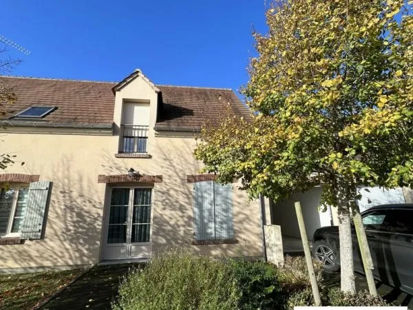 Maison récente en résidence privée à 800m du centre ville de