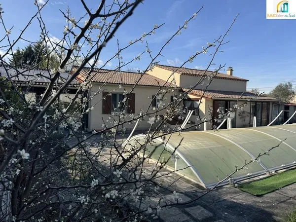 Proche Vezenobres, Villa de plain pied toute rénovée avec 4 chambres
