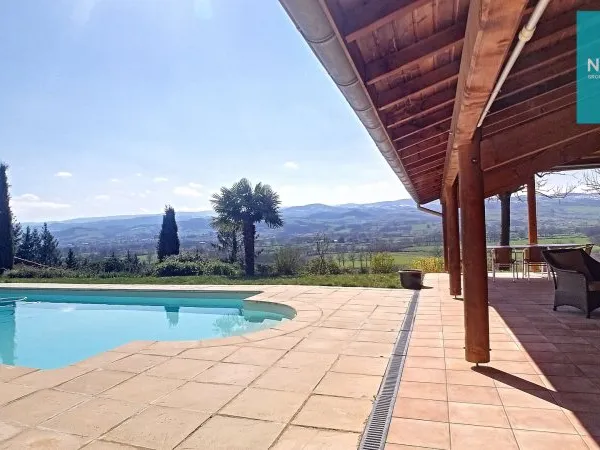 PROPRIETE CHALAIN D'UZORE - 5 pièces - Vue panoramique - 10 MIN MONTBRISON 42600