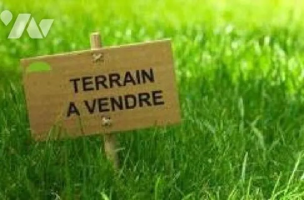 Terrain 741 m²