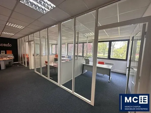 Bureaux 166 m²