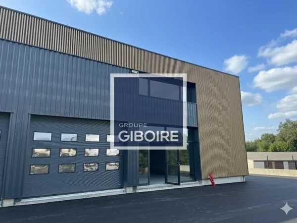 Local industriel 200 m²