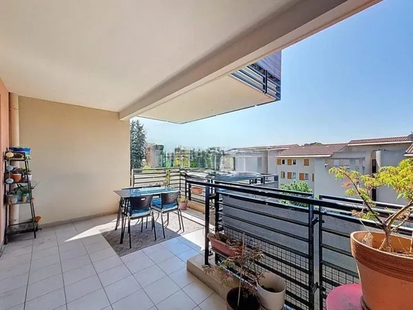 T3 avec terrasse et aperçu mer - confort moderne dans le 14e arrondissement