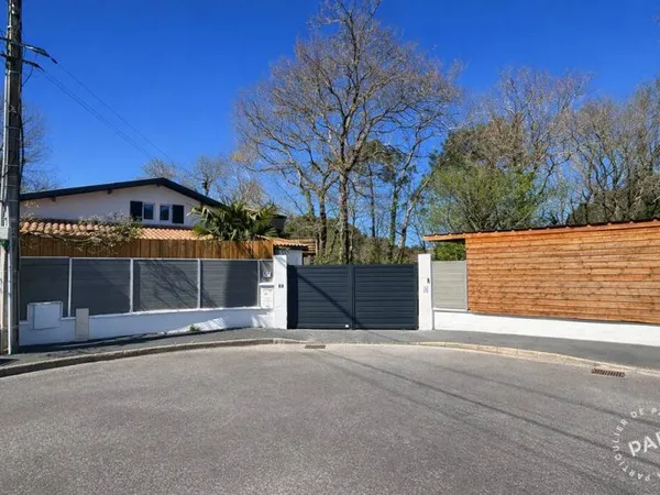 Maison 6 pièces 223 m²