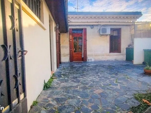 Maison en pierre à rénover avec garage et possibilité d'extension - Bègles proche transports