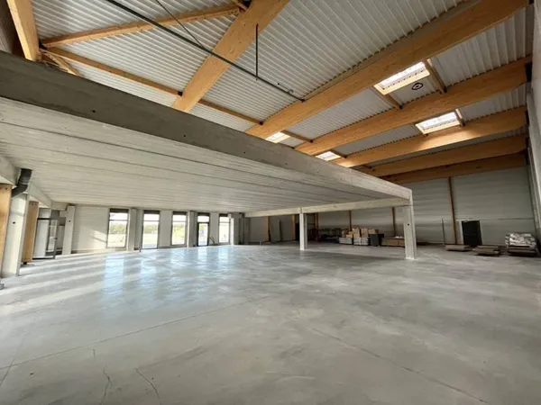 Local d'activité 3952 m²