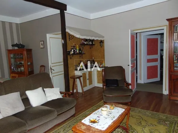 Bien immobilier de rendement Vente Ruffec 7p 172m² 128400€