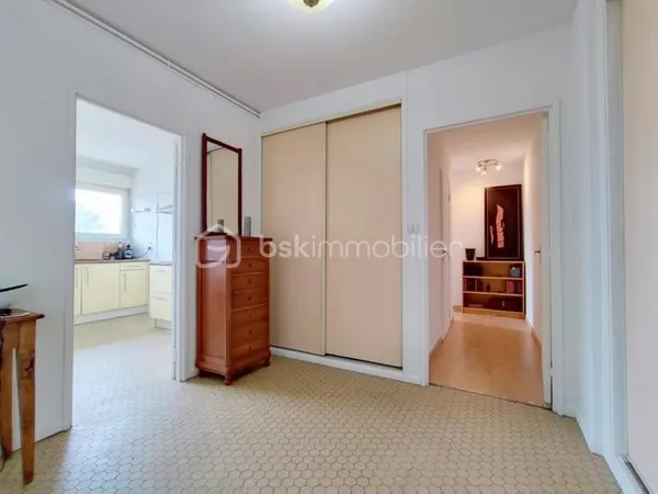 Appartement 4 pièces + 2 balcons 30 m² - Box - Proche Montigny-lès-Metz