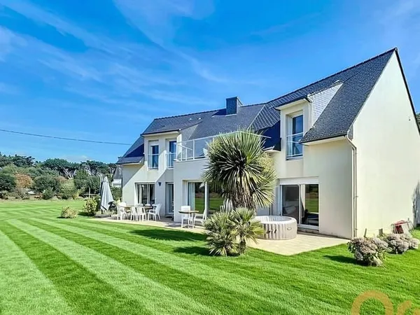 Maison 8 pièces 236 m²