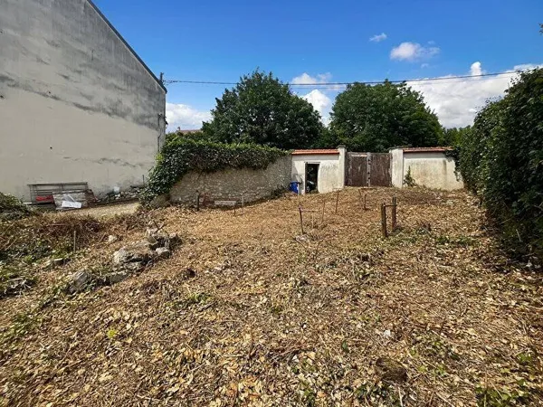 Terrain 280 m²