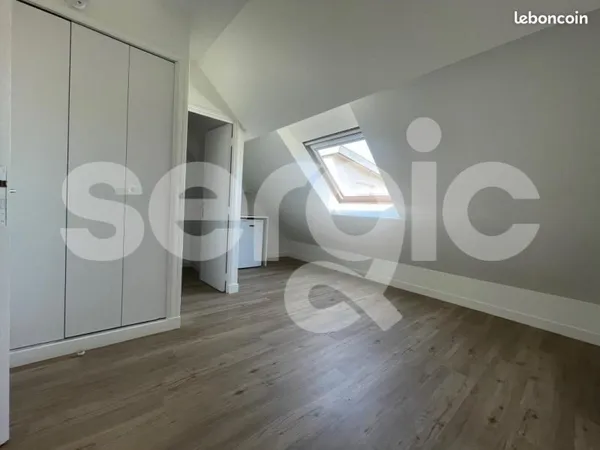 Studio 1 pièce 12 m²