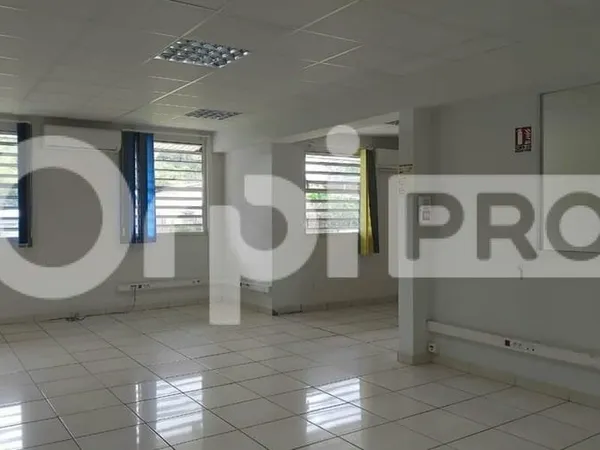Bureaux 93 m²