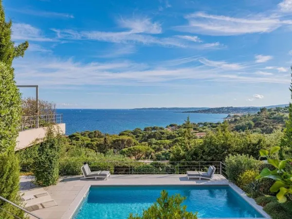 Villa 5 pièces 240 m²