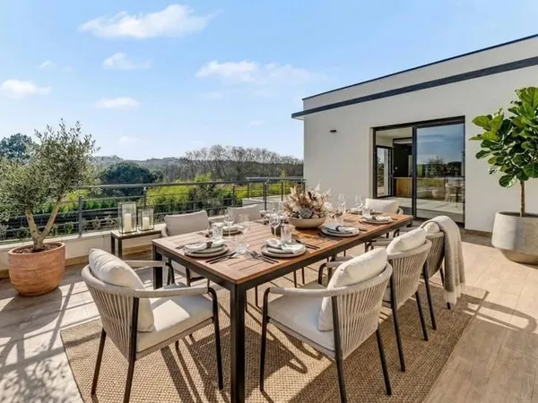 Maison 8 pièces 247 m²