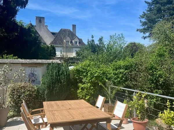 Maison centre-ville jardin terrasse au calme