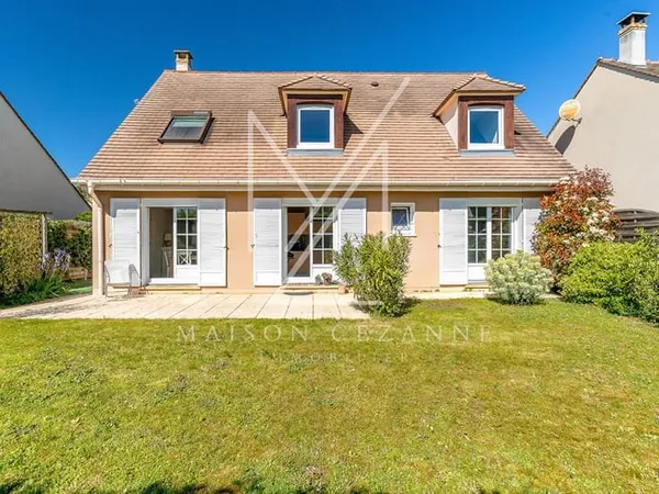 Maison familiale traditionnelle de 140 m² avec jardin clos