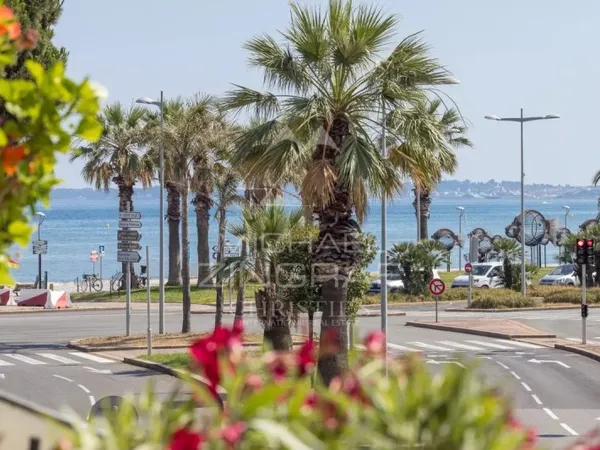 Proche Nice - Terrasse, vue mer et rénovation soignée