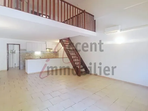 Chateaurenard : Loft en centre ville, avec parking
