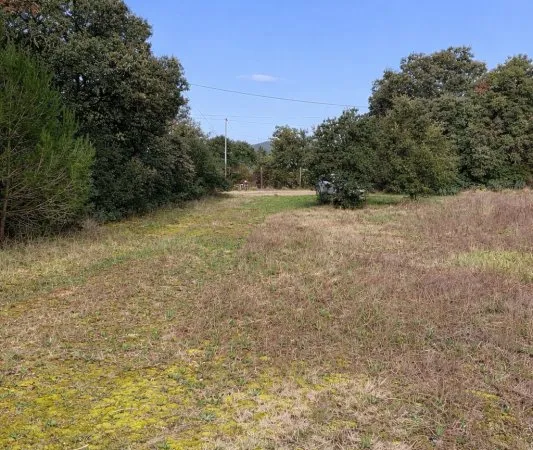 Terrain 2565 m²