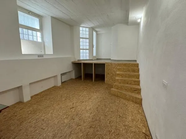 Loue Local commercial 66m². Idéal pour artisans/artistes, Villejuif-Léo Lagrange