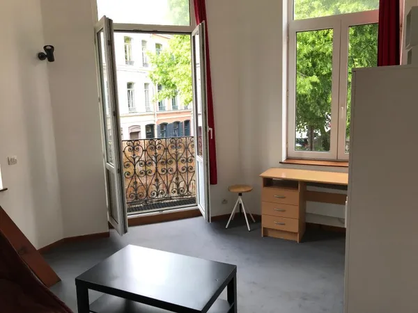 Loue studio avec mezzanine à proximité de la catho, Ieseg, icam, HEI