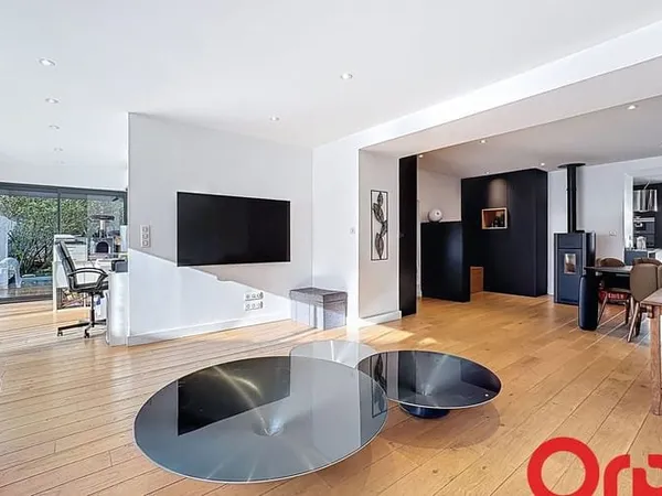 Maison 6 pièces 158 m²