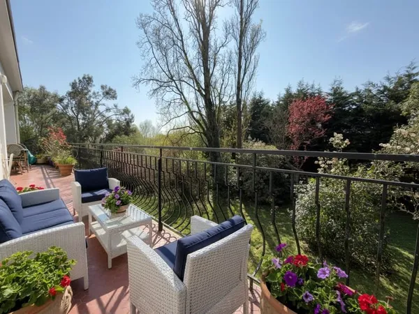 Propriété Familiale à Vertou - 5 chambres - Garage - Bureau - Jardin