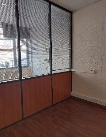 Commerce bureaux 100 m²
