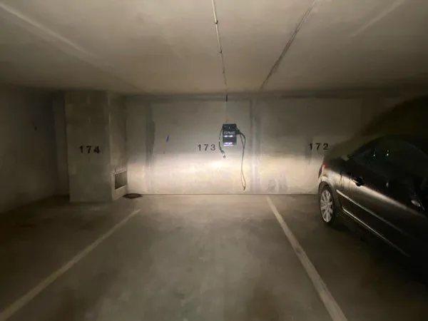 Parking avec borne de recharge
