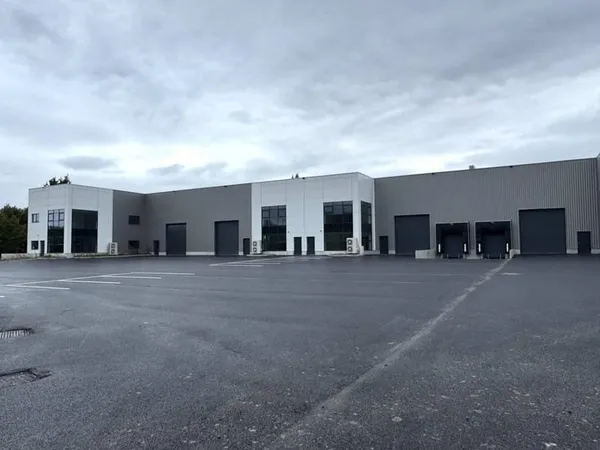 Entrepôt 1914 m²