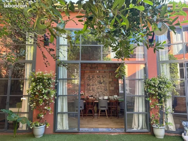 Maison 217m2, jardin, local commercial 135m2. Direct propriétaire