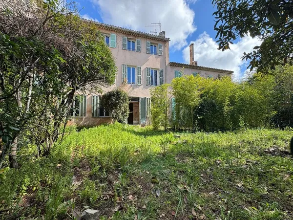 Bastide 9 pièces 270 m²