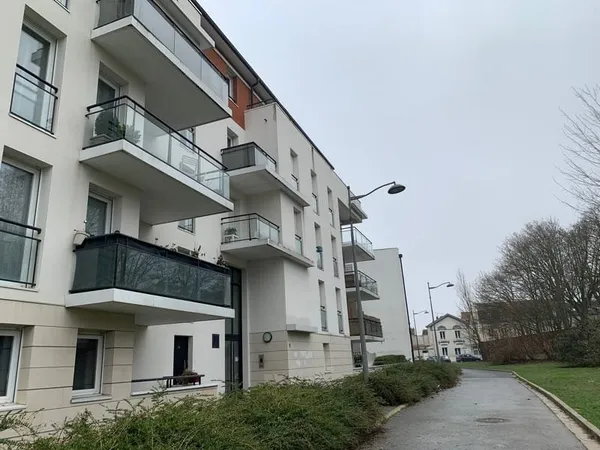 CLAIRMARAIS GARE CENTRE - APPARTEMENT T2 48m2 + TERRASSE +