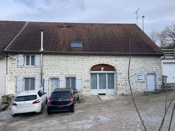 Immeuble locatif à vendre à Nogna, 3 appartements