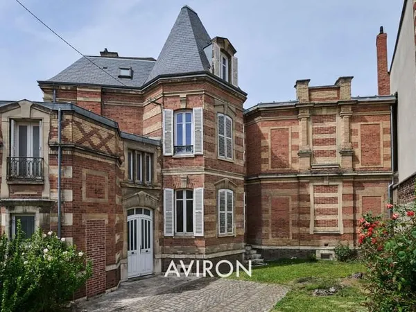 CHARTRES - MAISON BOURGEOISE DE CARACTERE