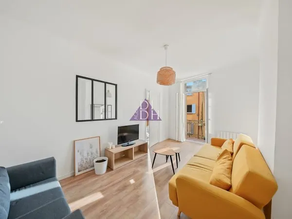 Appartement T4 lumineux en hyper centre de Hyères Balcon &