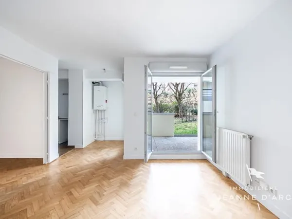 Versailles - Quartier Montreuil - 1 pièce 33,45 m² - RDC - Jardin à jouissance privative- Stationnem