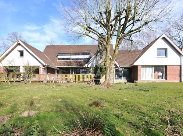 Maison 10 pièces 300 m²